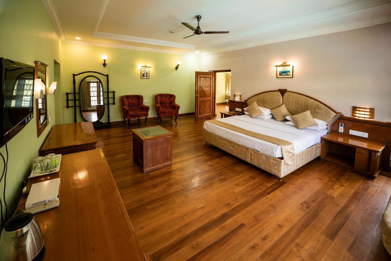 Aranya Nivas Hotel Thekkady Exterior photo