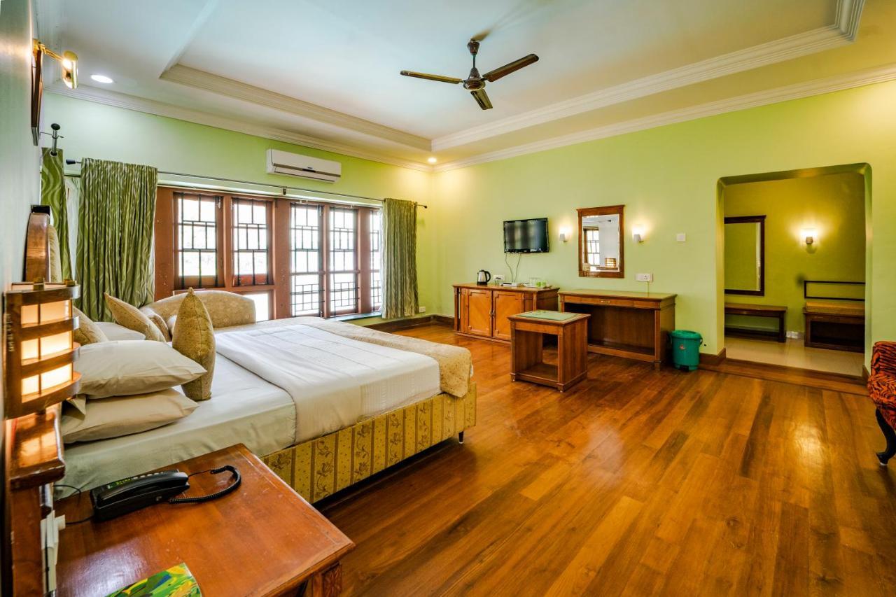 Aranya Nivas Hotel Thekkady Exterior photo